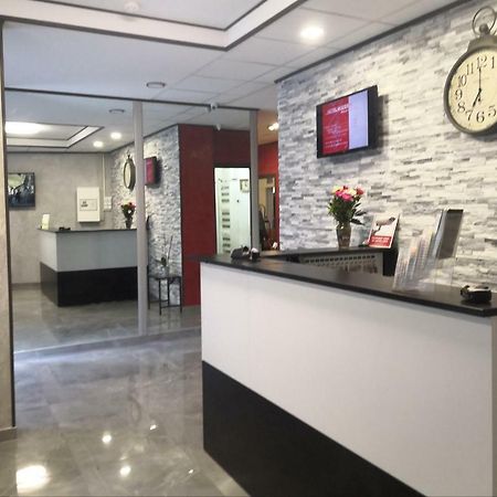 סן-דני Hotel Moderne מראה חיצוני תמונה
