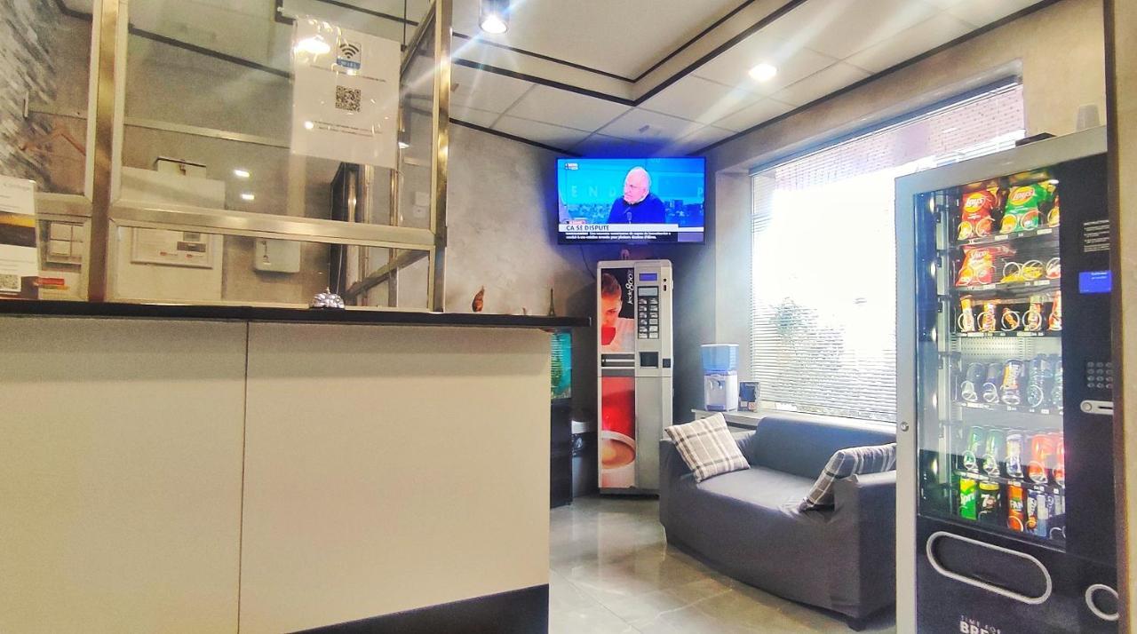 סן-דני Hotel Moderne מראה חיצוני תמונה