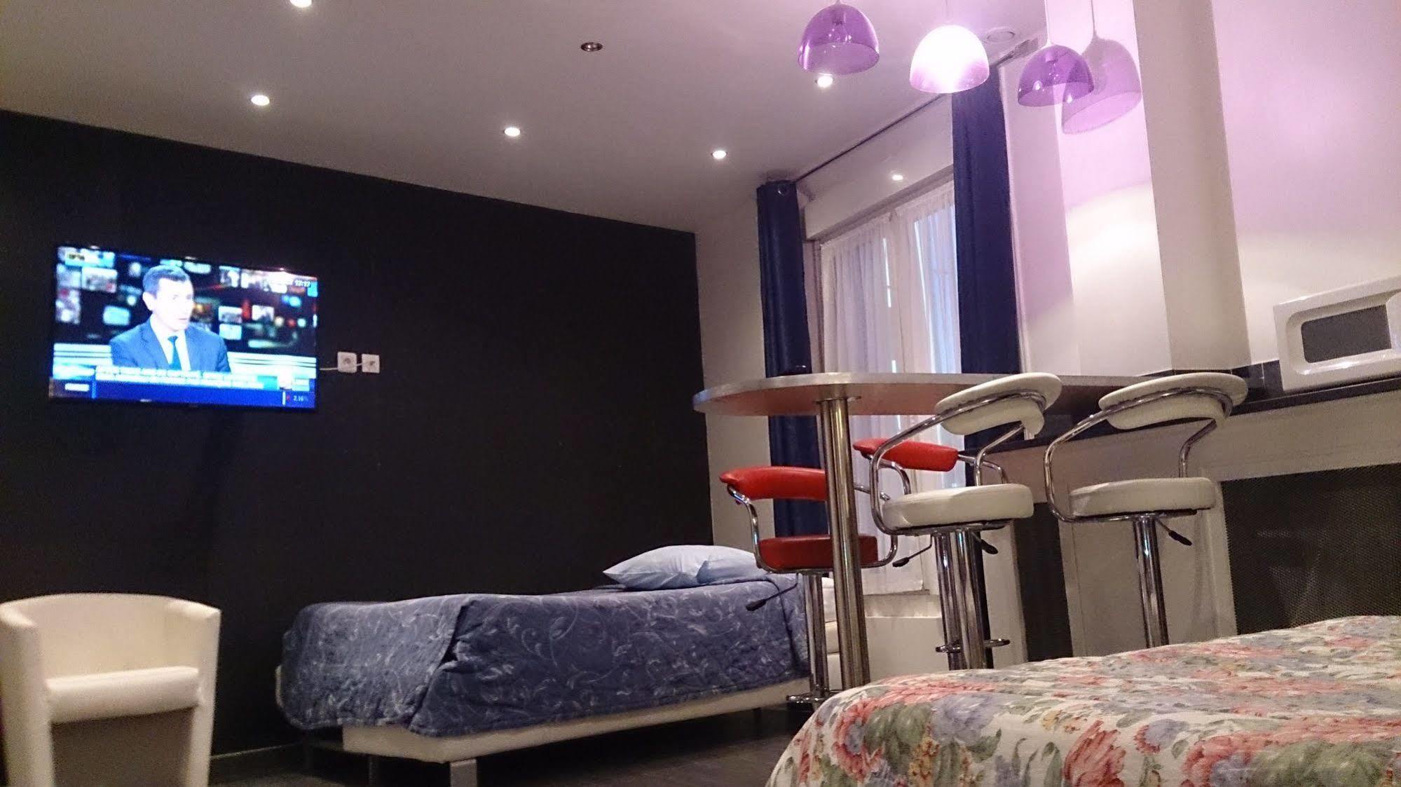 סן-דני Hotel Moderne מראה חיצוני תמונה